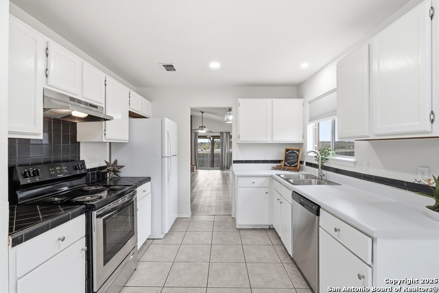 Image 10 of 32 For 905 Meadow Br