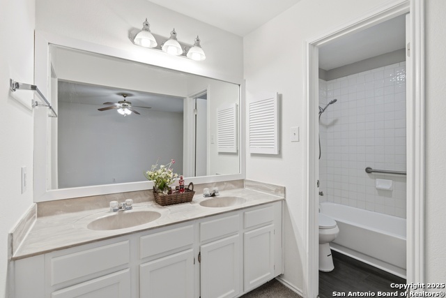 Image 16 of 32 For 905 Meadow Br