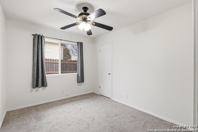 Image 18 of 32 For 905 Meadow Br