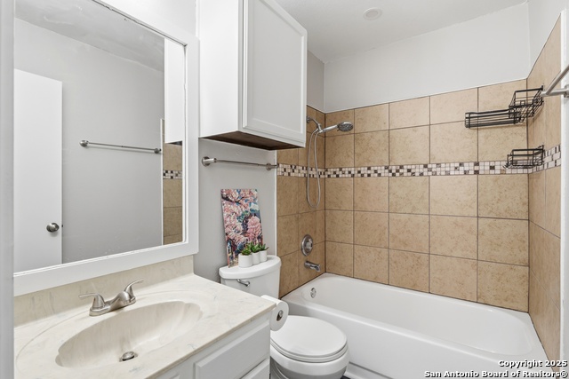 Image 19 of 32 For 905 Meadow Br