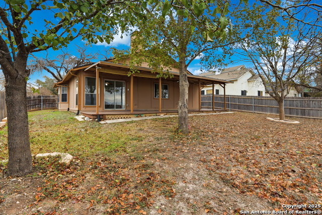 Image 23 of 32 For 905 Meadow Br