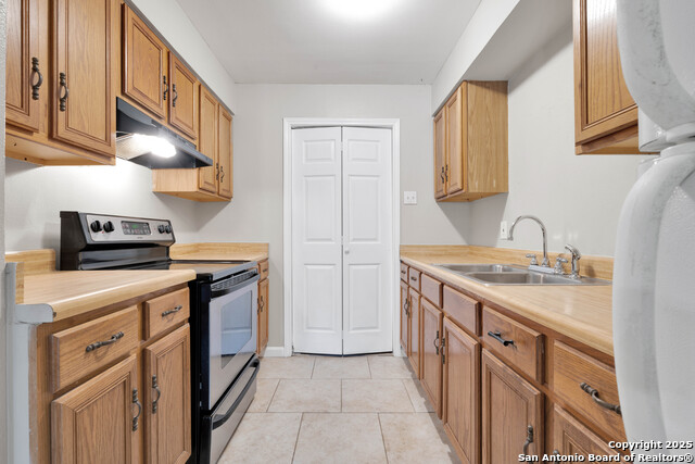 Image 5 of 12 For 310 Hutchins Pl E 101