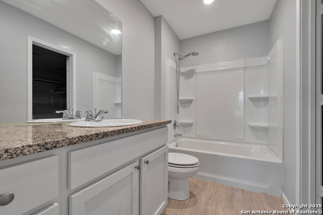 Image 15 of 18 For 426 De Herrera