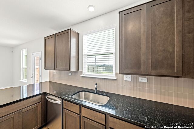 Image 13 of 39 For 4750 Broadside Ave