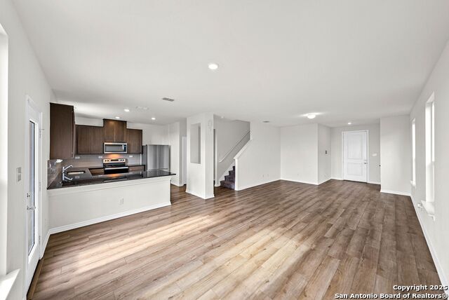 Image 17 of 39 For 4750 Broadside Ave