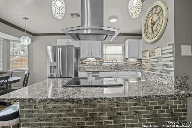 Image 10 of 27 For 6839 Avila  