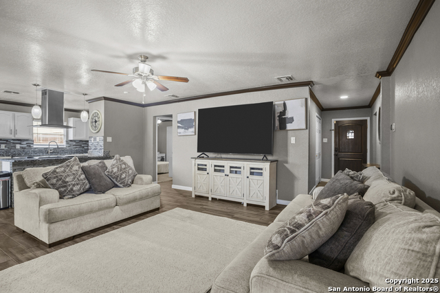 Image 7 of 27 For 6839 Avila  