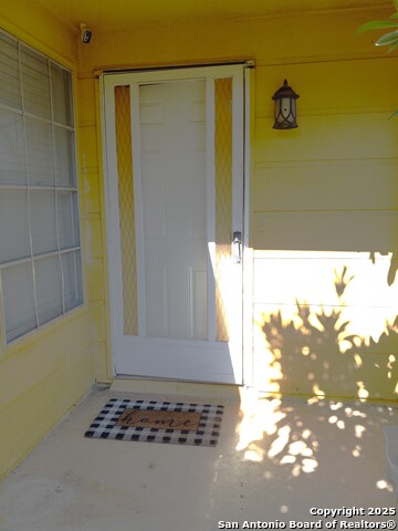 Image 10 of 49 For 750 Clearview