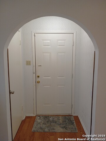 Image 11 of 49 For 750 Clearview