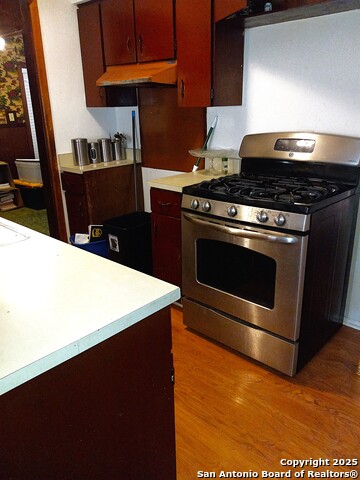 Image 17 of 49 For 750 Clearview