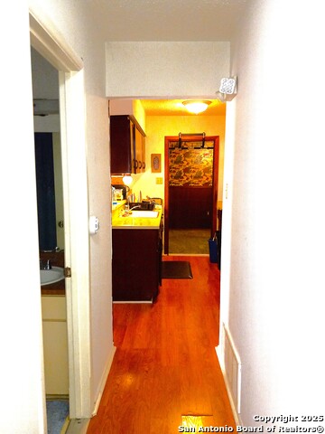 Image 36 of 49 For 750 Clearview