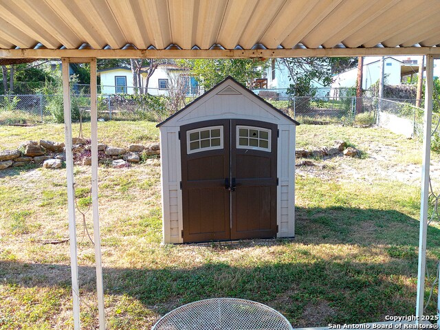 Image 37 of 49 For 750 Clearview