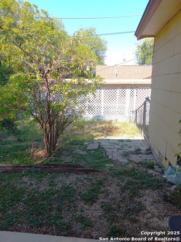 Image 39 of 49 For 750 Clearview