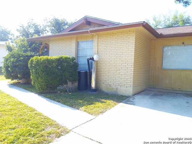 Image 4 of 49 For 750 Clearview