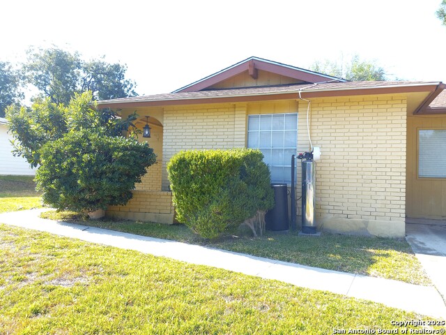 Image 5 of 49 For 750 Clearview