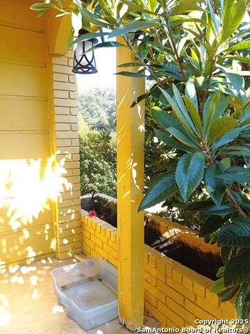 Image 9 of 49 For 750 Clearview