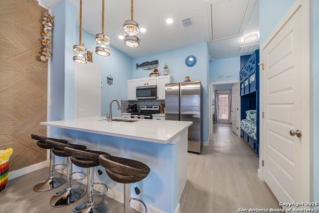 Listing photo id 10 for 14919 Smugglers Cove Dr