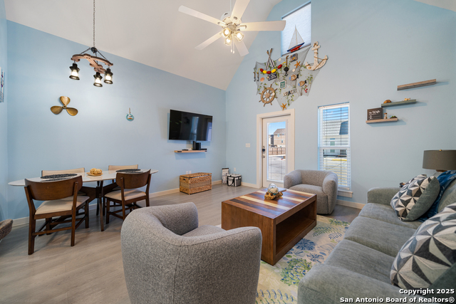 Listing photo id 11 for 14919 Smugglers Cove Dr