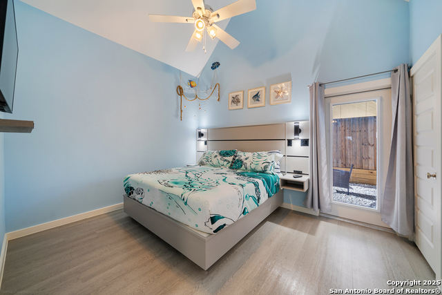 Listing photo id 13 for 14919 Smugglers Cove Dr