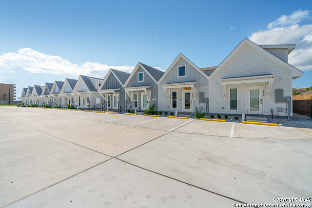 Listing photo id 0 for 14919 Smugglers Cove Dr