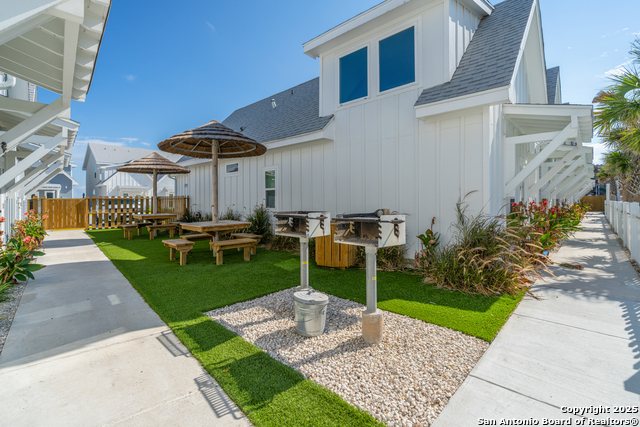 Listing photo id 20 for 14919 Smugglers Cove Dr