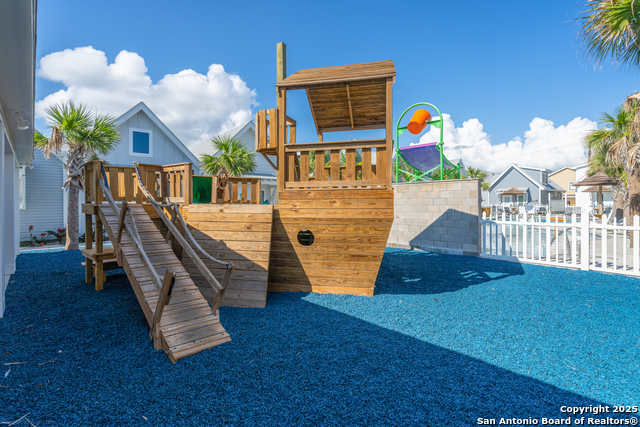 Listing photo id 22 for 14919 Smugglers Cove Dr