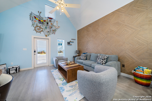 Listing photo id 1 for 14919 Smugglers Cove Dr