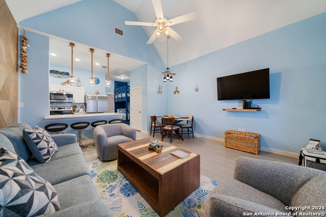 Listing photo id 2 for 14919 Smugglers Cove Dr