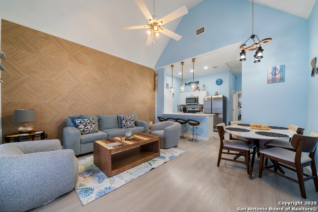 Listing photo id 3 for 14919 Smugglers Cove Dr