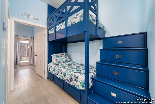 Listing photo id 4 for 14919 Smugglers Cove Dr