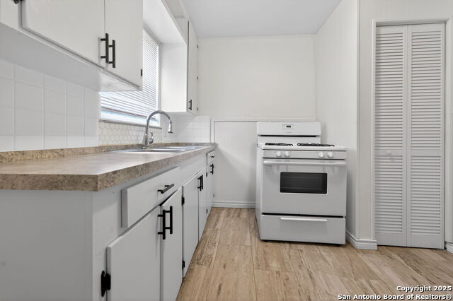 Image 11 of 17 For 118 Compton #1  1