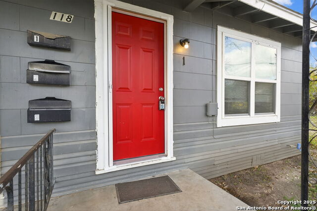 Image 3 of 17 For 118 Compton #1  1