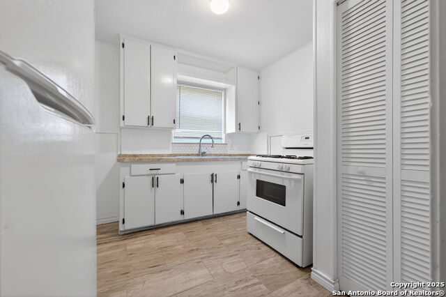 Image 9 of 17 For 118 Compton #1  1