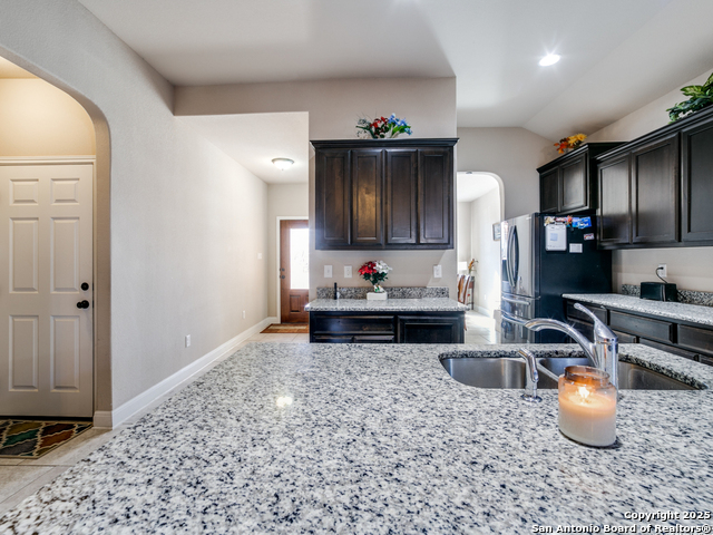 Image 3 of 13 For 8915 Ramelle