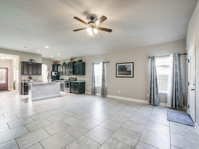 Image 5 of 13 For 8915 Ramelle