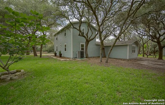 Image 18 of 19 For 142 Vercie  