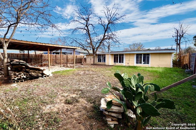 Image 3 of 17 For 335 Yolanda  