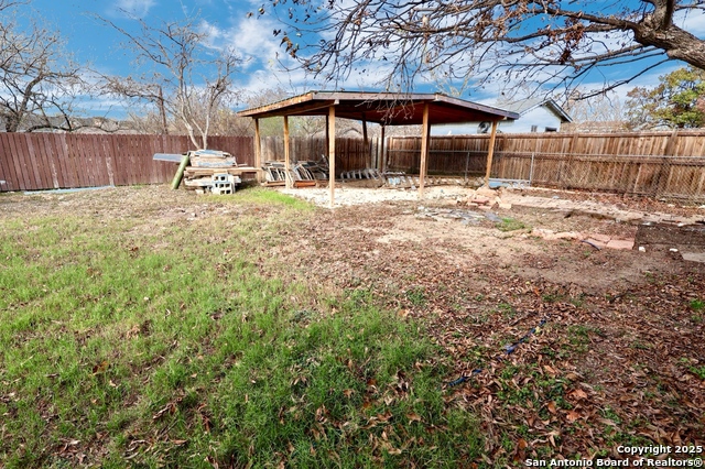 Image 4 of 17 For 335 Yolanda  