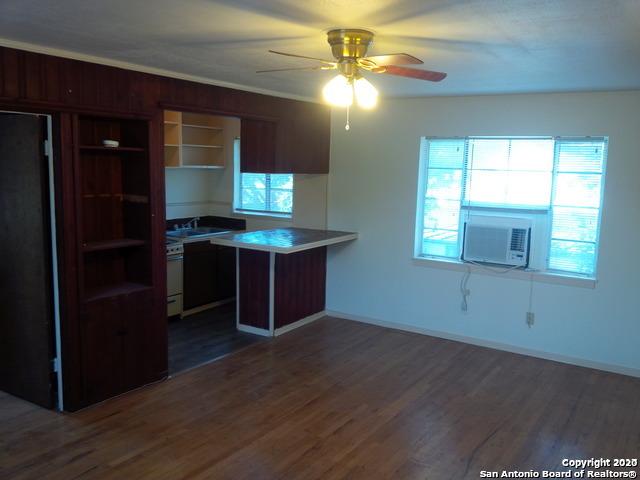 Image 5 of 11 For 805 Eleanor Ave  A