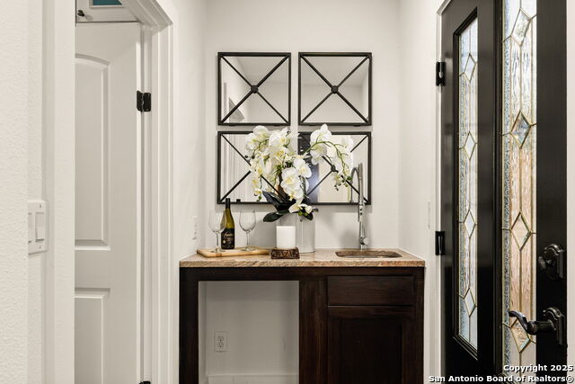 Listing photo id 15 for 417 Hildebrand E