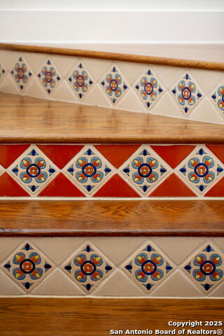 Listing photo id 17 for 417 Hildebrand E