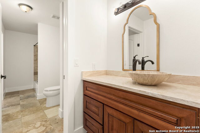 Listing photo id 22 for 417 Hildebrand E