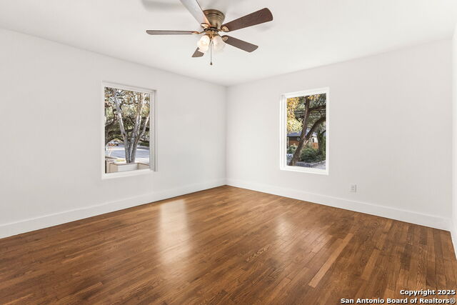 Listing photo id 25 for 417 Hildebrand E