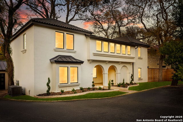 Listing photo id 29 for 417 Hildebrand E