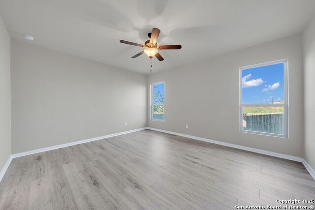 Listing photo id 9 for 10423 Francisco Way
