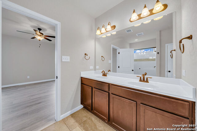 Listing photo id 10 for 10423 Francisco Way