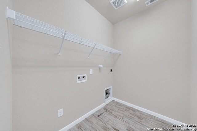 Listing photo id 17 for 10423 Francisco Way