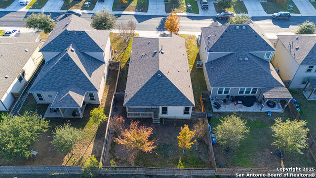 Listing photo id 23 for 10423 Francisco Way