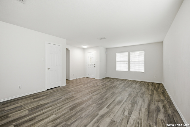 Listing photo id 12 for 341 Willow View