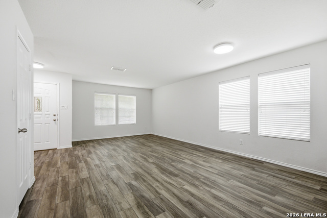 Listing photo id 14 for 341 Willow View